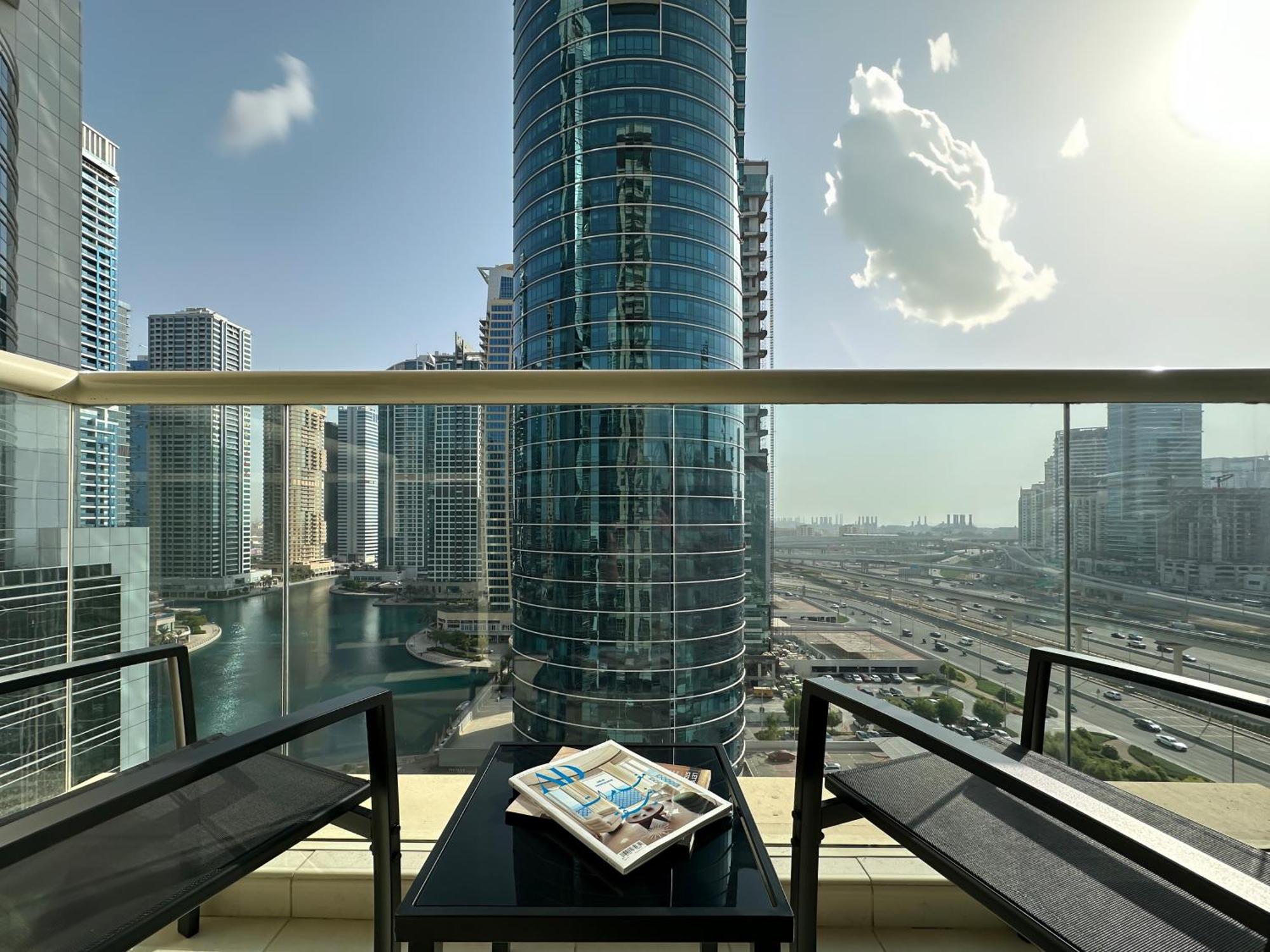 Trophy 1br Retreat W Balcony, Pool, Gym In Jlt